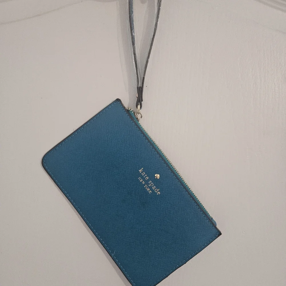 - Kate spade wristlet. NWOT